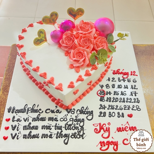 BÁNH KEM TẠO HÌNH NGÀY TRONG THÁNG - MẪU 2