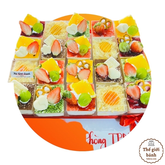 BÁNH SINH NHẬT HỌA TIẾT Ô VUÔNG TRÁI CÂY